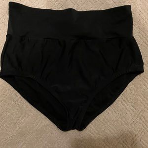 Mid rise bikini bottoms